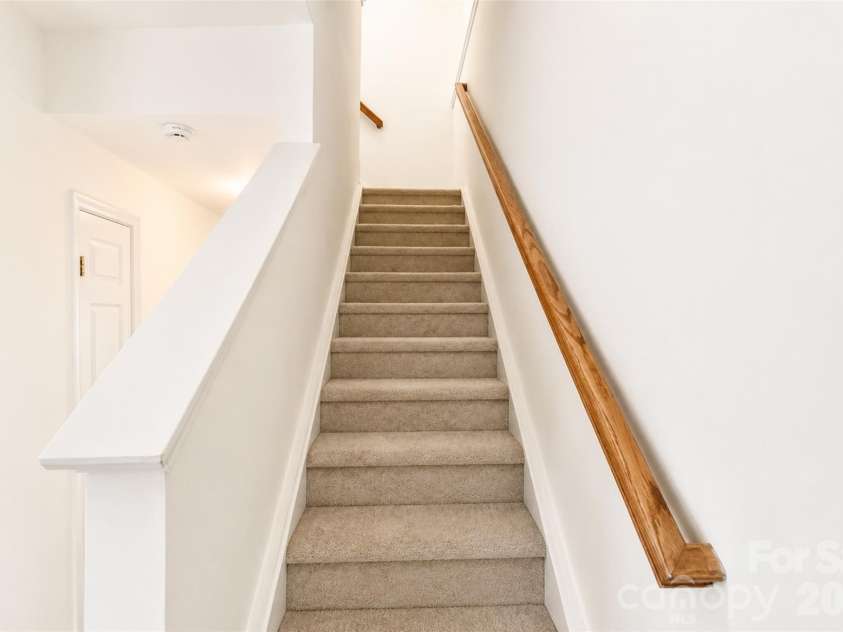 4913 Sunburst Lane, Charlotte, NC 28213.  MLS# CAR4392785, YatesRealty ID 30956. Brand new carpet.