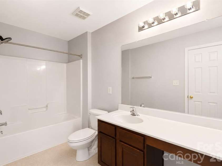 4913 Sunburst Lane, Charlotte, NC 28213.  MLS# CAR4392785, YatesRealty ID 30956. Primary bathroom
