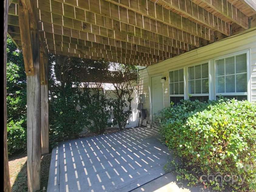 10205 Garrett Grigg Road, Charlotte, NC 28262.  MLS# CAR4277791, YatesRealty ID 30957. 