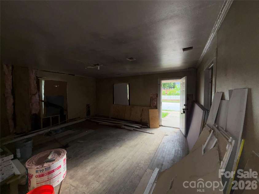 305 Harrison Street, Salisbury, NC 28144.  MLS# CAR4393972, YatesRealty ID 30957. 