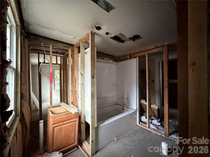 305 Harrison Street, Salisbury, NC 28144.  MLS# CAR4393972, YatesRealty ID 30957. 