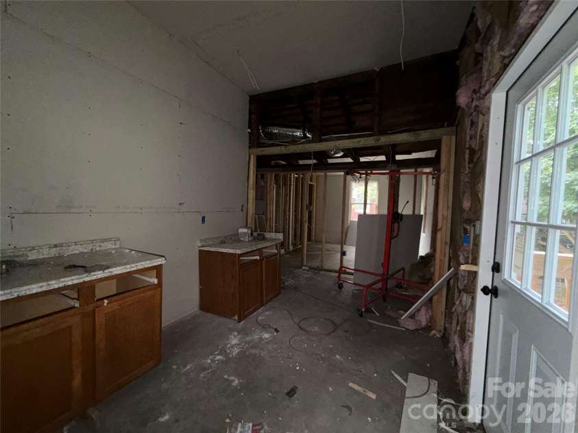 305 Harrison Street, Salisbury, NC 28144.  MLS# CAR4393972, YatesRealty ID 30957. 
