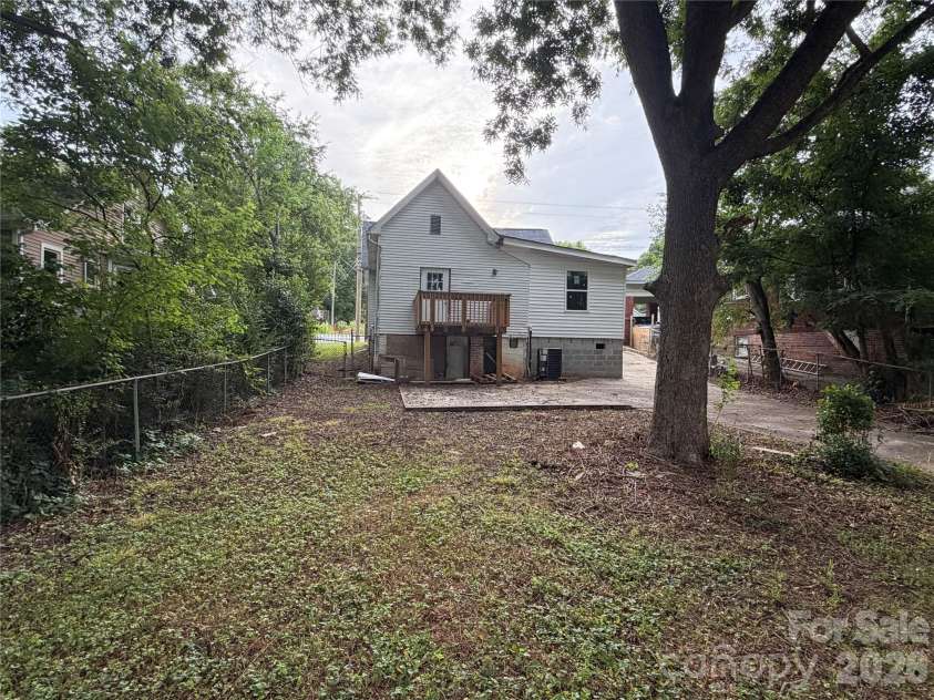 305 Harrison Street, Salisbury, NC 28144.  MLS# CAR4393972, YatesRealty ID 30957. 