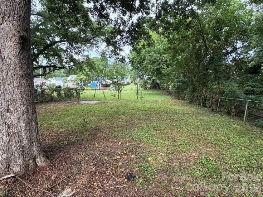 305 Harrison Street, Salisbury, NC 28144.  MLS# CAR4393972, YatesRealty ID 30957. 