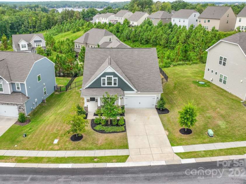 16726 Cozy Cove Road, Charlotte, NC 28278.  MLS# CAR4288880, YatesRealty ID 30958. 