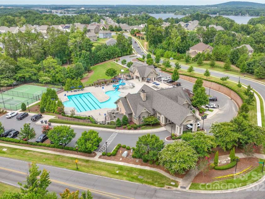 16726 Cozy Cove Road, Charlotte, NC 28278.  MLS# CAR4288880, YatesRealty ID 30958. Dive into the pool, hit the tennis courts, or gather at the private resident clubhouse—there’s something here for everyone.