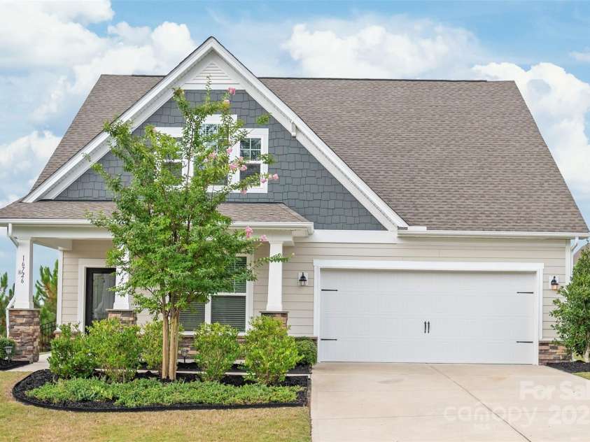 16726 Cozy Cove Road, Charlotte, NC 28278.  MLS# CAR4288880, YatesRealty ID 30958. Live high above the lake — The Palisades is an award-winning 1,600-acre master-planned community located along ecologically sensitive Lake Wylie in Southwest Charlotte.