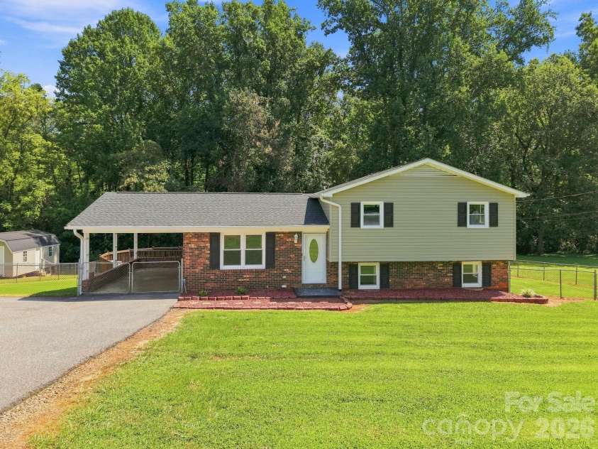 3730 Sedgefield Drive, Conover, NC 28613.  MLS# CAR4362966, YatesRealty ID 30959. 
