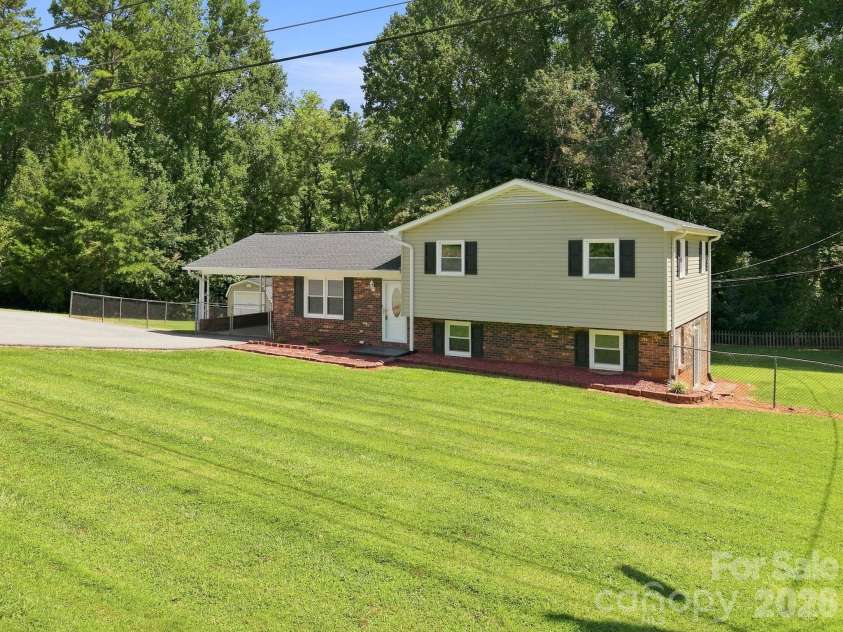 3730 Sedgefield Drive, Conover, NC 28613.  MLS# CAR4362966, YatesRealty ID 30959. 