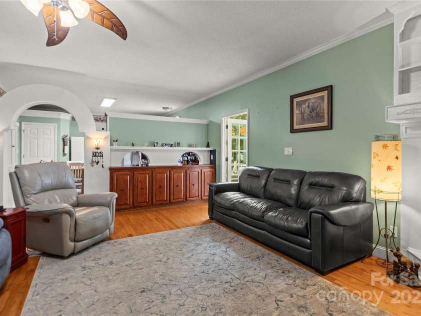 601 Elmwood Circle, Dallas, NC 28034.  MLS# CAR4278259, YatesRealty ID 30959. 