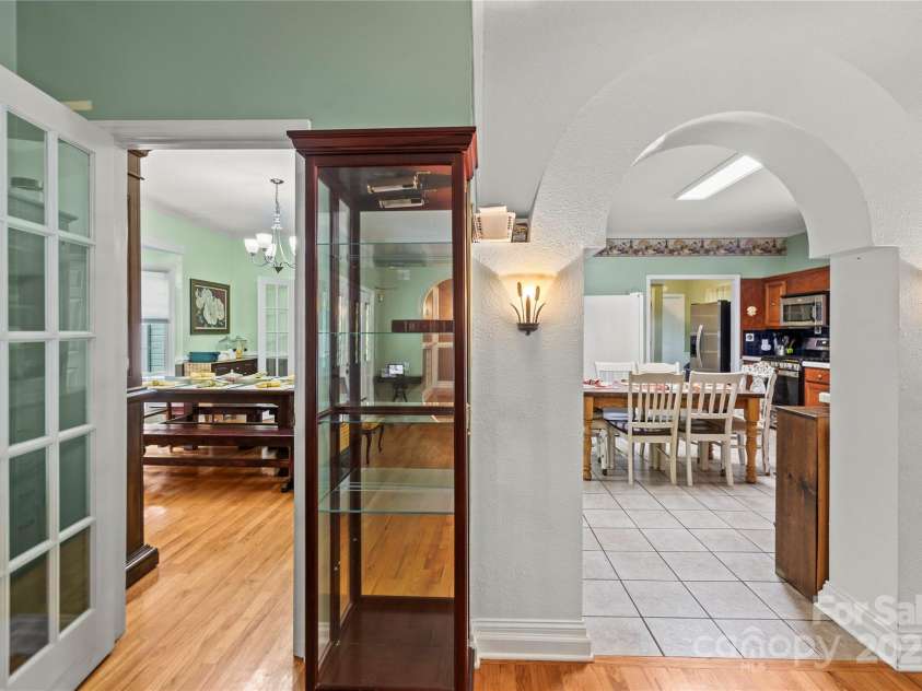 601 Elmwood Circle, Dallas, NC 28034.  MLS# CAR4278259, YatesRealty ID 30959. 