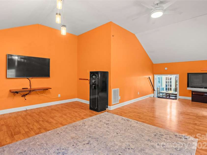 601 Elmwood Circle, Dallas, NC 28034.  MLS# CAR4278259, YatesRealty ID 30959. 