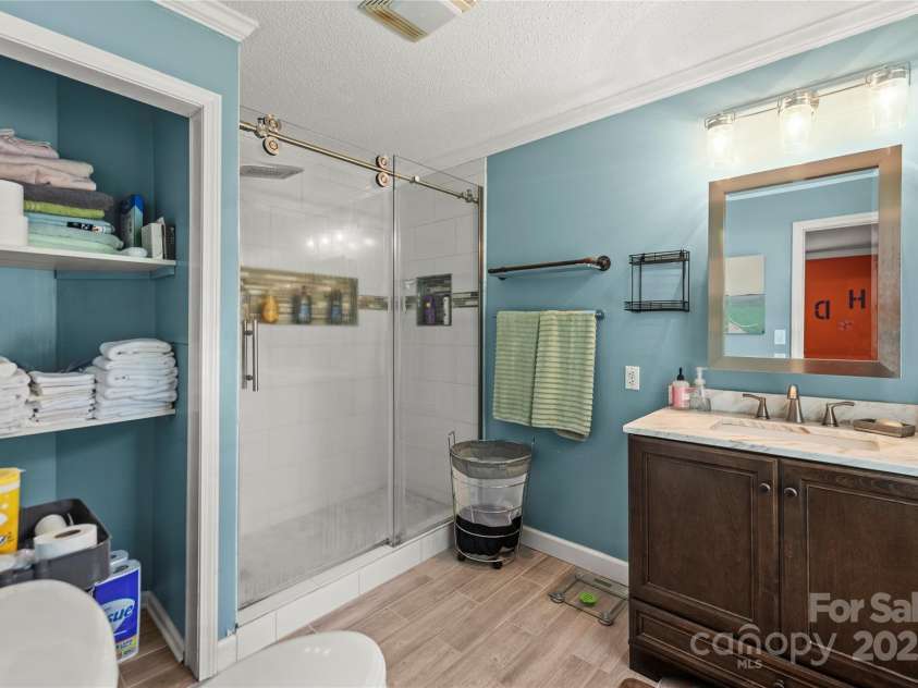 601 Elmwood Circle, Dallas, NC 28034.  MLS# CAR4278259, YatesRealty ID 30959. 