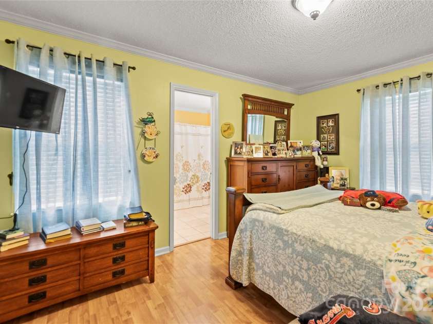 601 Elmwood Circle, Dallas, NC 28034.  MLS# CAR4278259, YatesRealty ID 30959. 