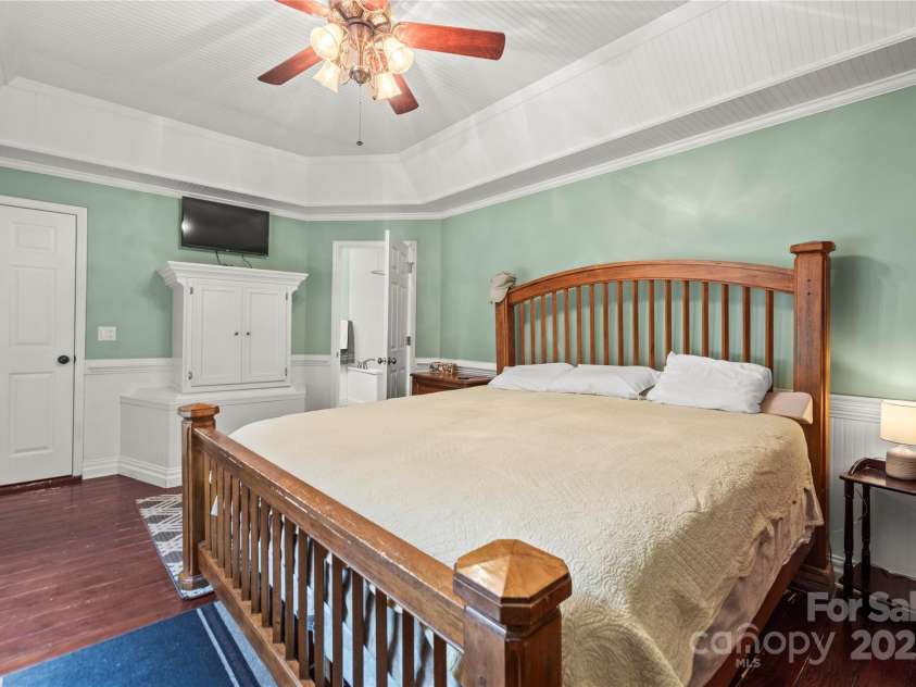 601 Elmwood Circle, Dallas, NC 28034.  MLS# CAR4278259, YatesRealty ID 30959. 