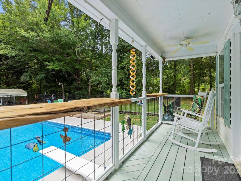 601 Elmwood Circle, Dallas, NC 28034.  MLS# CAR4278259, YatesRealty ID 30959. 