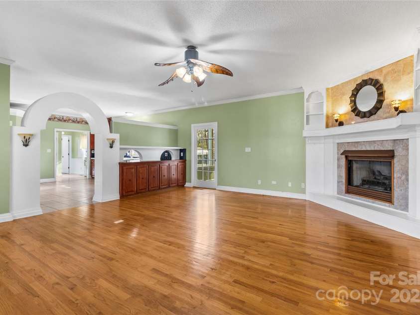 601 Elmwood Circle, Dallas, NC 28034.  MLS# CAR4278259, YatesRealty ID 30959. 