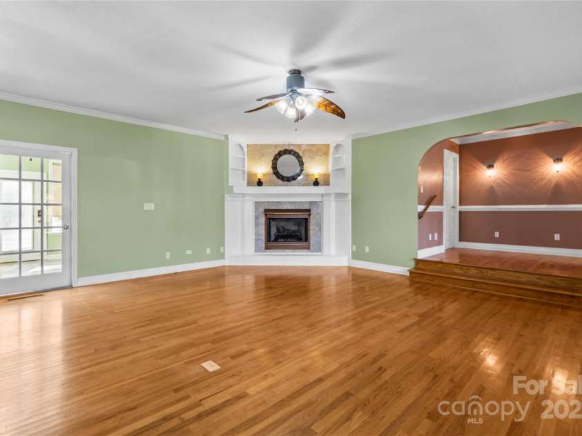 601 Elmwood Circle, Dallas, NC 28034.  MLS# CAR4278259, YatesRealty ID 30959. 