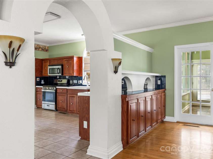 601 Elmwood Circle, Dallas, NC 28034.  MLS# CAR4278259, YatesRealty ID 30959. 