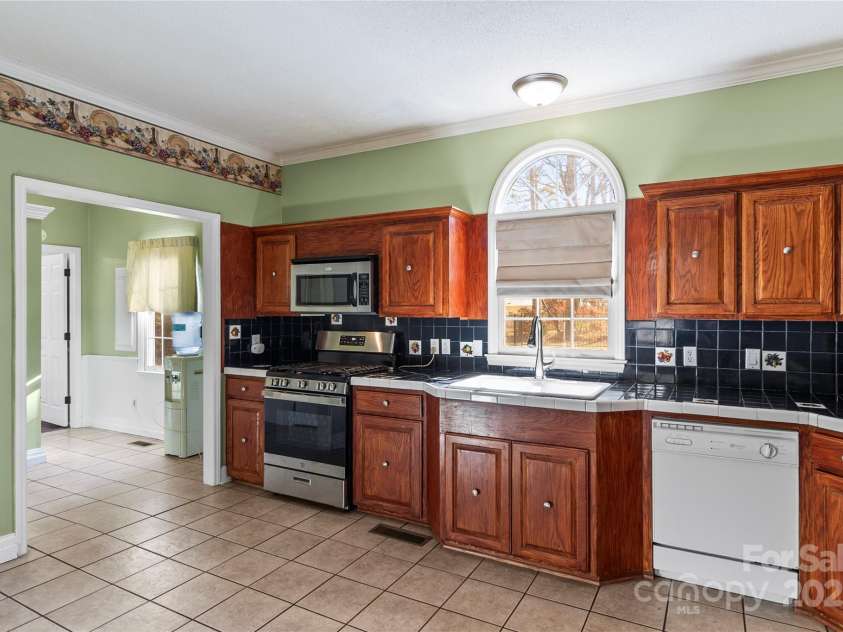 601 Elmwood Circle, Dallas, NC 28034.  MLS# CAR4278259, YatesRealty ID 30959. 