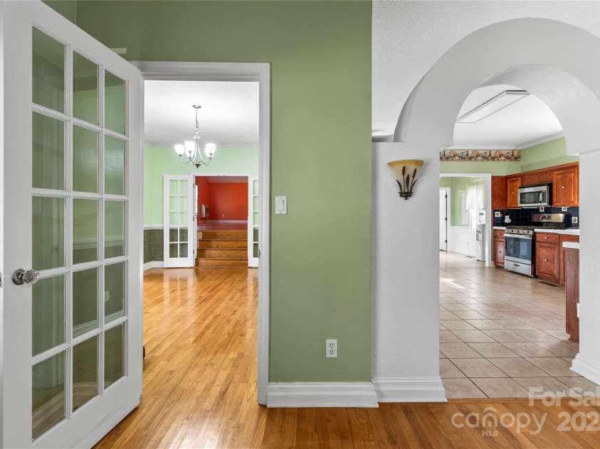 601 Elmwood Circle, Dallas, NC 28034.  MLS# CAR4278259, YatesRealty ID 30959. 