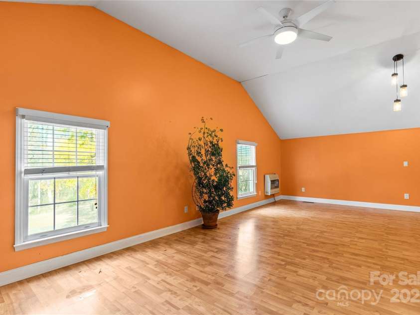 601 Elmwood Circle, Dallas, NC 28034.  MLS# CAR4278259, YatesRealty ID 30959. 