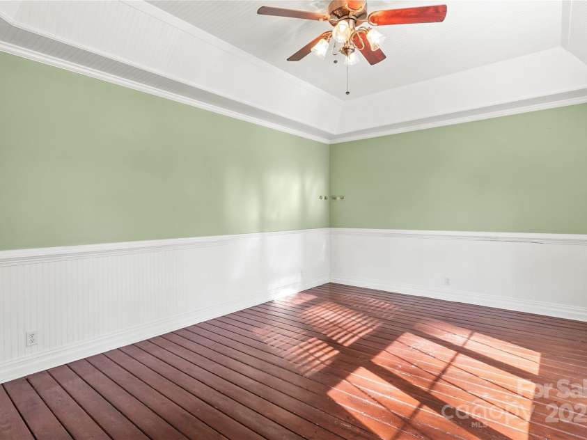 601 Elmwood Circle, Dallas, NC 28034.  MLS# CAR4278259, YatesRealty ID 30959. 