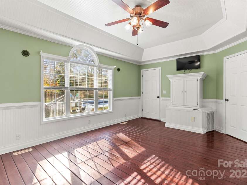 601 Elmwood Circle, Dallas, NC 28034.  MLS# CAR4278259, YatesRealty ID 30959. 