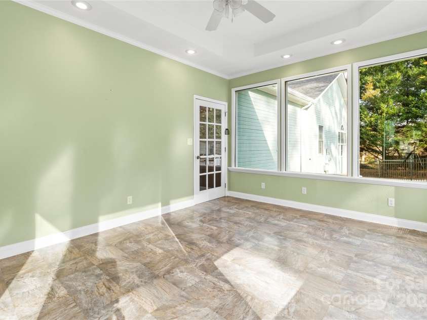 601 Elmwood Circle, Dallas, NC 28034.  MLS# CAR4278259, YatesRealty ID 30959. 