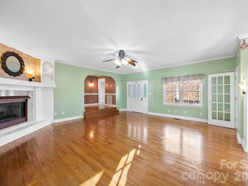 601 Elmwood Circle, Dallas, NC 28034.  MLS# CAR4338547, YatesRealty ID 30959. 