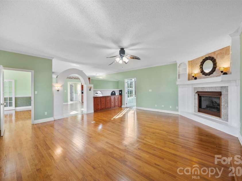 601 Elmwood Circle, Dallas, NC 28034.  MLS# CAR4338547, YatesRealty ID 30959. 