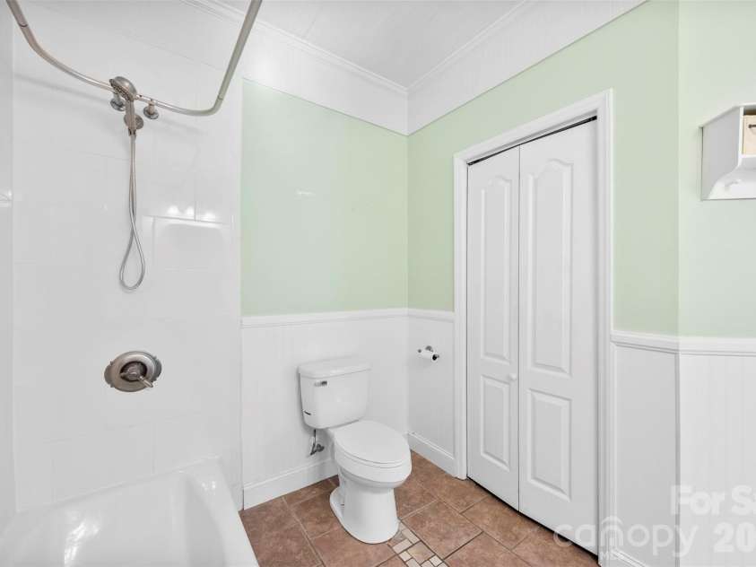 601 Elmwood Circle, Dallas, NC 28034.  MLS# CAR4338547, YatesRealty ID 30959. 