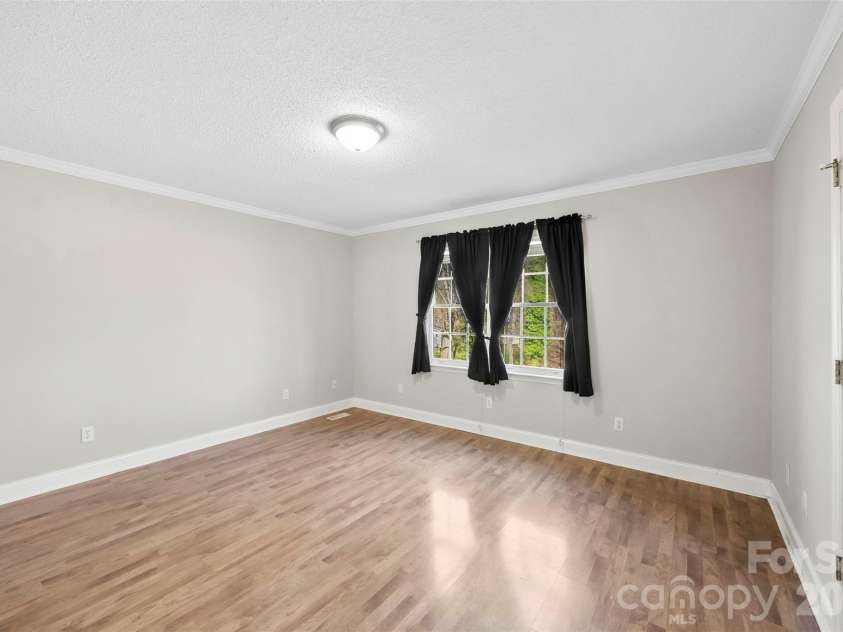 601 Elmwood Circle, Dallas, NC 28034.  MLS# CAR4338547, YatesRealty ID 30959. 