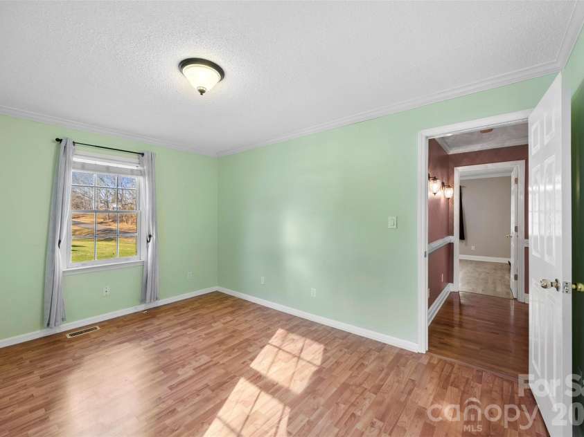 601 Elmwood Circle, Dallas, NC 28034.  MLS# CAR4338547, YatesRealty ID 30959. 