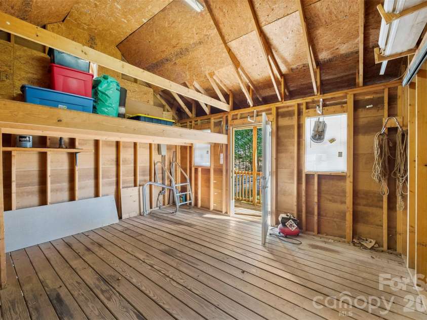 601 Elmwood Circle, Dallas, NC 28034.  MLS# CAR4338547, YatesRealty ID 30959. 