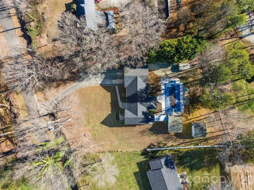 601 Elmwood Circle, Dallas, NC 28034.  MLS# CAR4338547, YatesRealty ID 30959. 