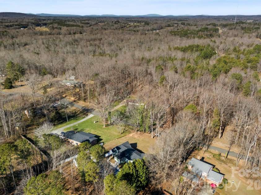 601 Elmwood Circle, Dallas, NC 28034.  MLS# CAR4338547, YatesRealty ID 30959. 