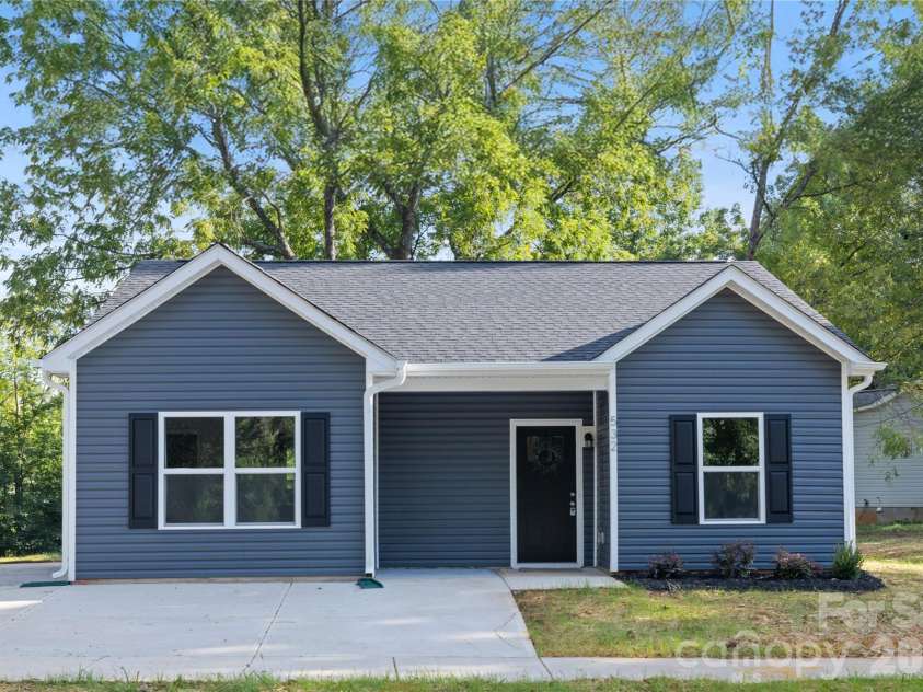 2004 Juniper Drive, Charlotte, NC 28269.  MLS# CAR4340393, YatesRealty ID 3096. Representation