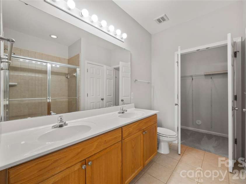 18730 Nautical Drive, Cornelius, NC 28031.  MLS# CAR4379753, YatesRealty ID 30960. 