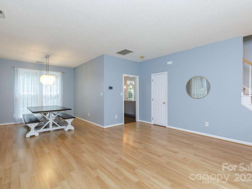 14006 Hatton Cross Drive, Charlotte, NC 28278.  MLS# CAR4285617, YatesRealty ID 30961. 