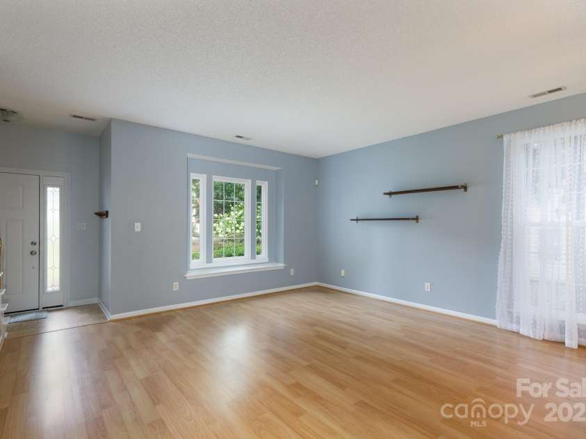 14006 Hatton Cross Drive, Charlotte, NC 28278.  MLS# CAR4285617, YatesRealty ID 30961. 