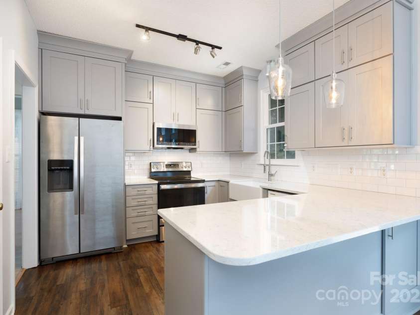 14006 Hatton Cross Drive, Charlotte, NC 28278.  MLS# CAR4285617, YatesRealty ID 30961. 