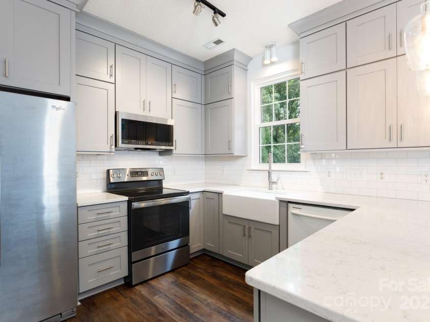 14006 Hatton Cross Drive, Charlotte, NC 28278.  MLS# CAR4285617, YatesRealty ID 30961. 