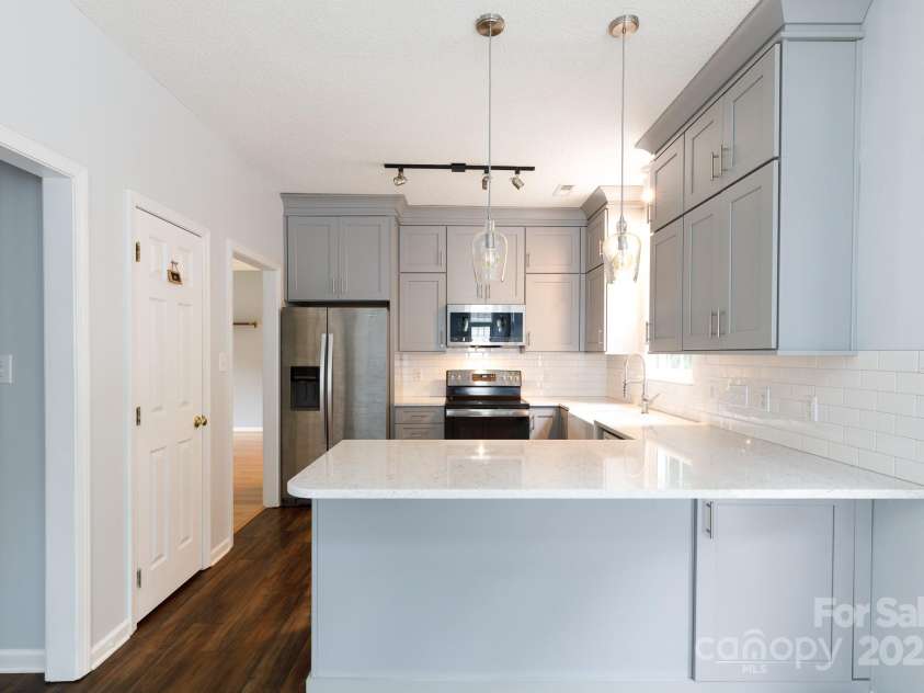 14006 Hatton Cross Drive, Charlotte, NC 28278.  MLS# CAR4285617, YatesRealty ID 30961. 