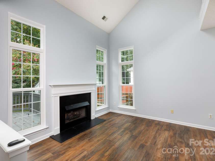 14006 Hatton Cross Drive, Charlotte, NC 28278.  MLS# CAR4285617, YatesRealty ID 30961. 