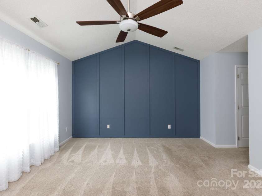 14006 Hatton Cross Drive, Charlotte, NC 28278.  MLS# CAR4285617, YatesRealty ID 30961. 