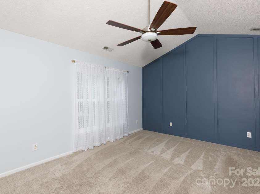 14006 Hatton Cross Drive, Charlotte, NC 28278.  MLS# CAR4285617, YatesRealty ID 30961. 