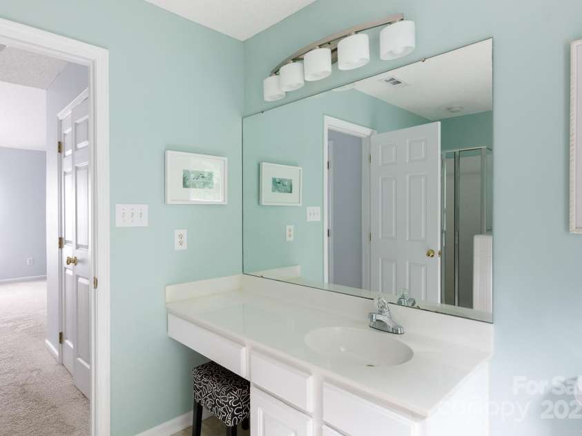 14006 Hatton Cross Drive, Charlotte, NC 28278.  MLS# CAR4285617, YatesRealty ID 30961. 