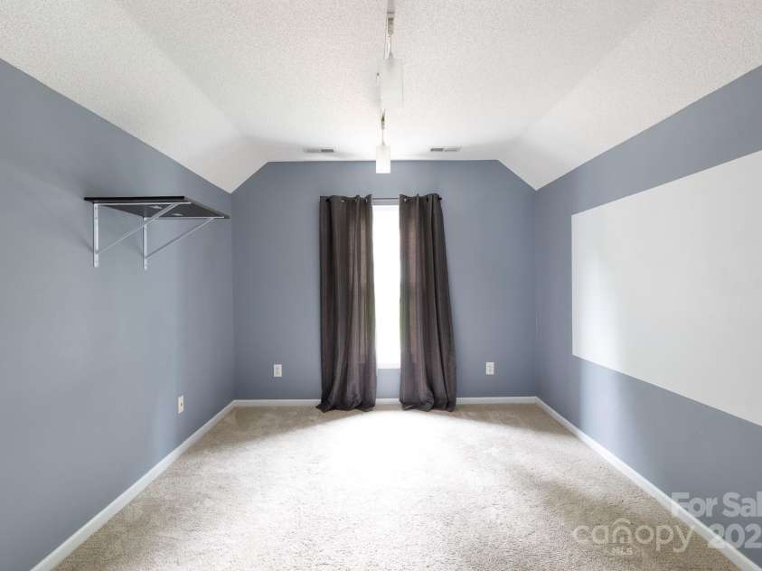 14006 Hatton Cross Drive, Charlotte, NC 28278.  MLS# CAR4285617, YatesRealty ID 30961. 