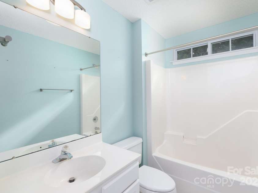 14006 Hatton Cross Drive, Charlotte, NC 28278.  MLS# CAR4285617, YatesRealty ID 30961. 